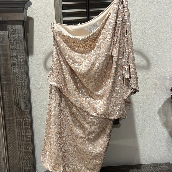 Jessica Simpson mini one shoulder sequins dress in great shape size 2 - Picture 4 of 6